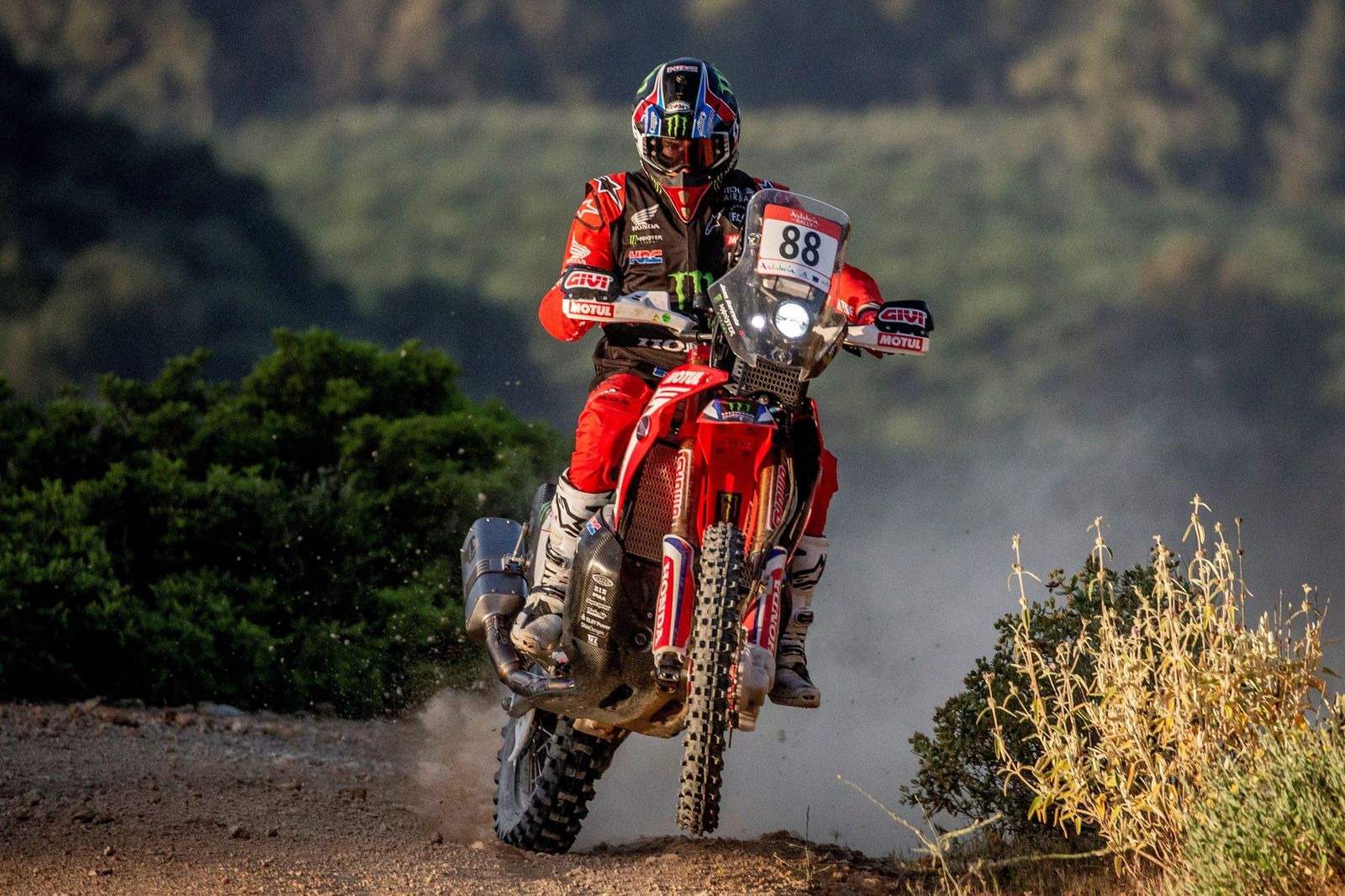 Los grandes del Dakar enseñan el paisaje rural de Andalucía