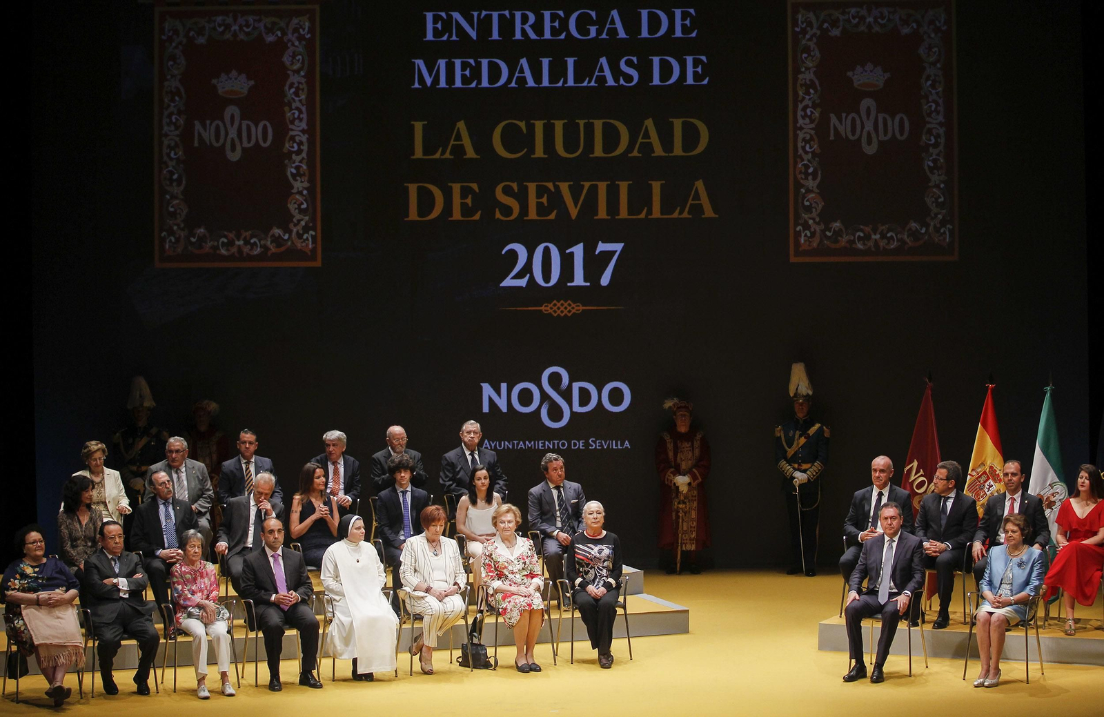 La entrega de las medallas de Sevilla, en imágenes