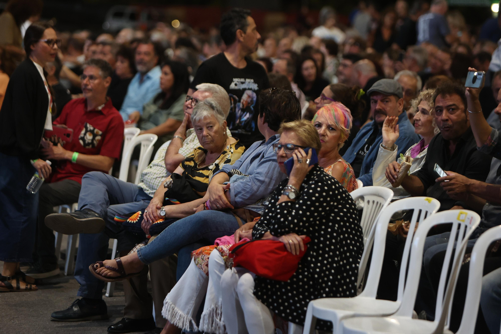 Búscate en el concierto de Miguel Ríos