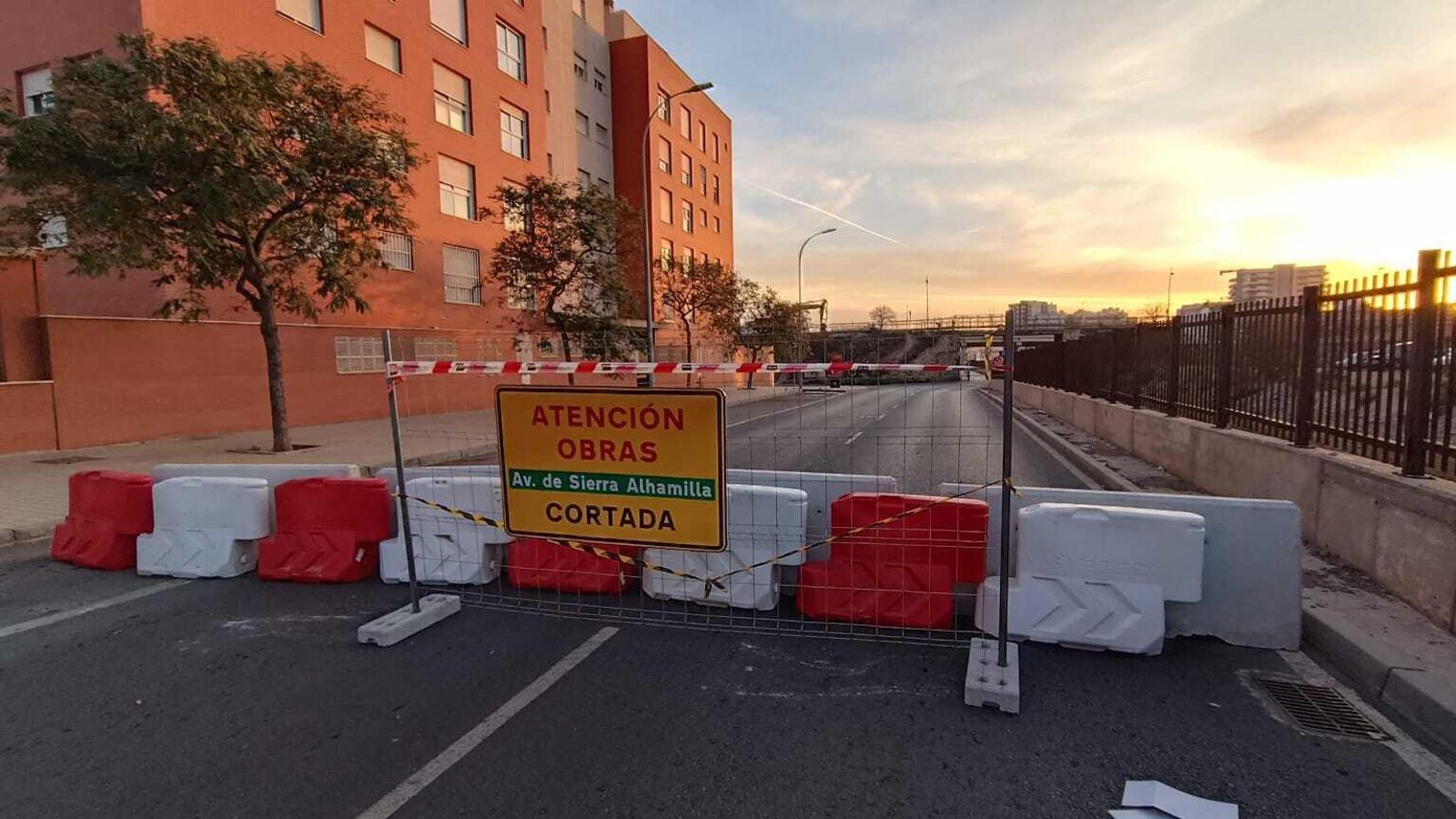 El acceso al puente ya está cortado.