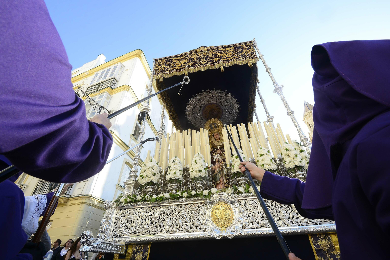 Salida procesional de la hermandad de Columna
