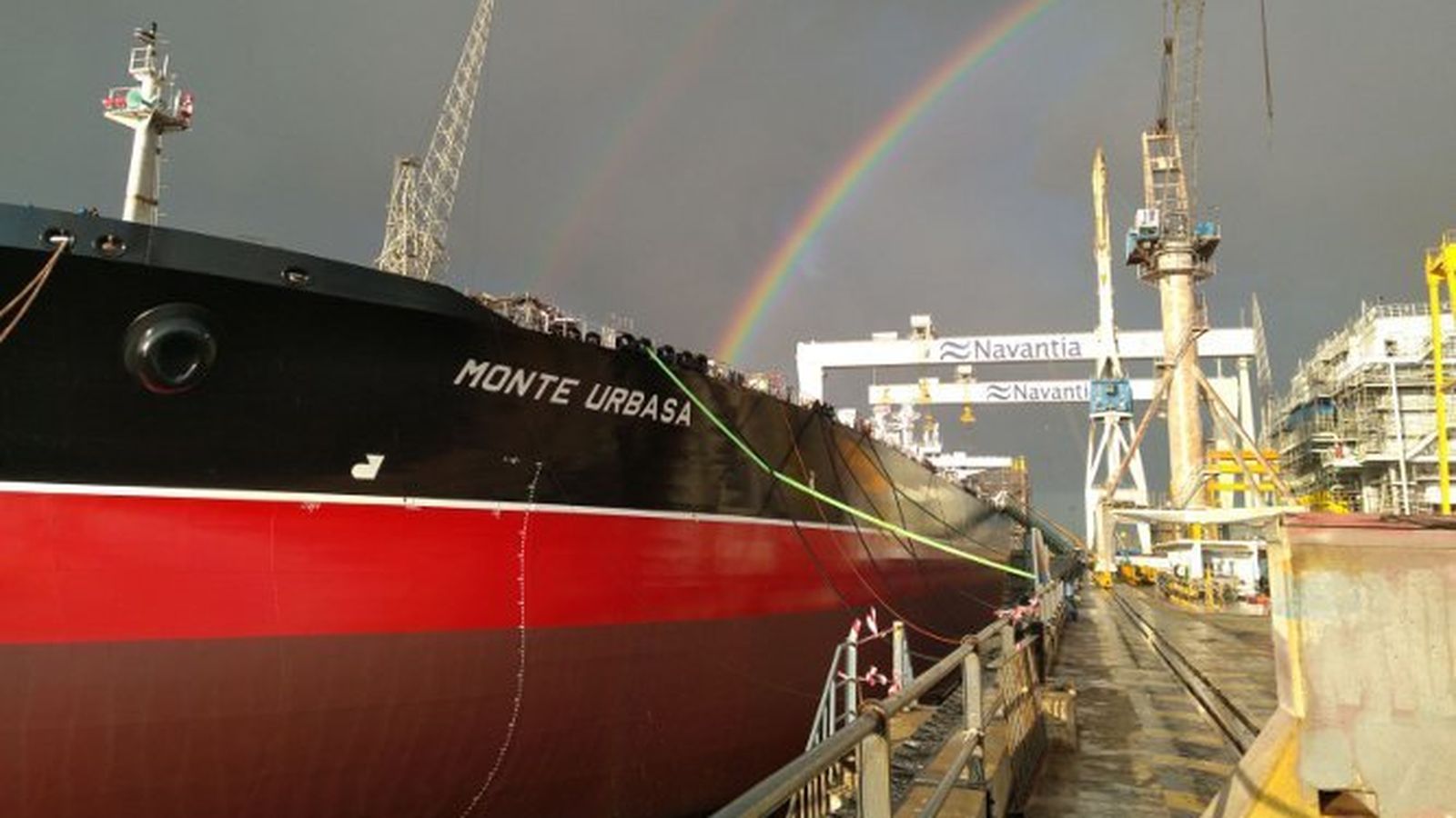 Imagen del petrolero en Puerto Real.