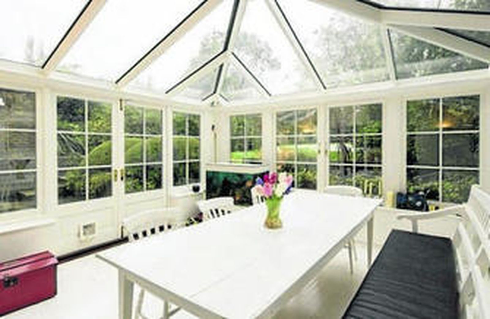 Comedor invernadero de la nueva casa de Jude Law.