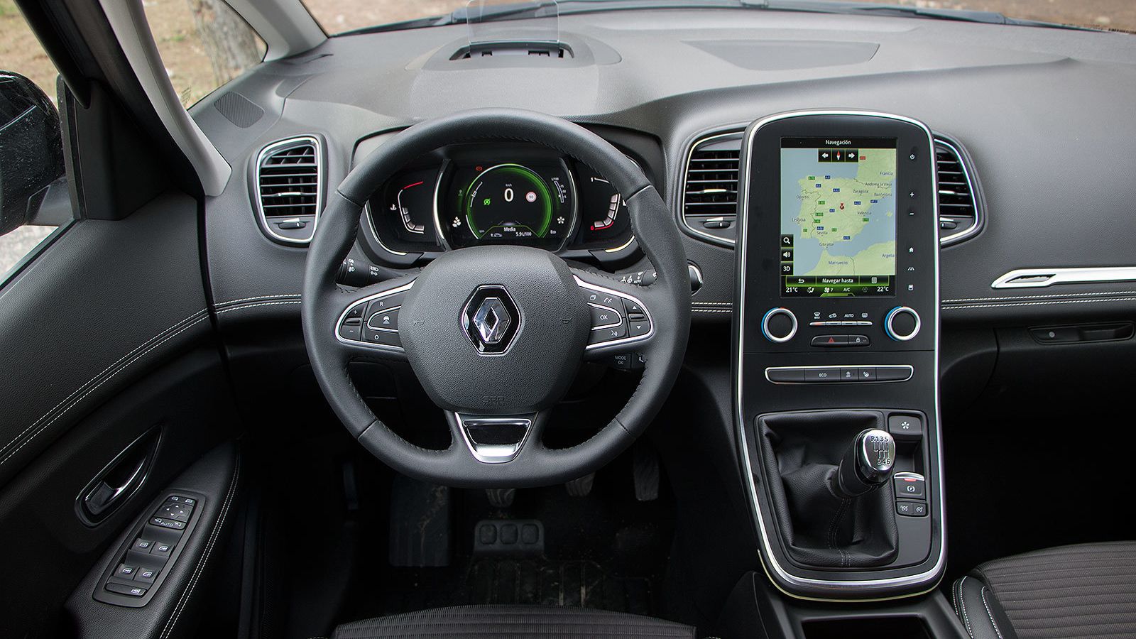 La pantalla principal de 10,7 pulgadas es muy llamativa.