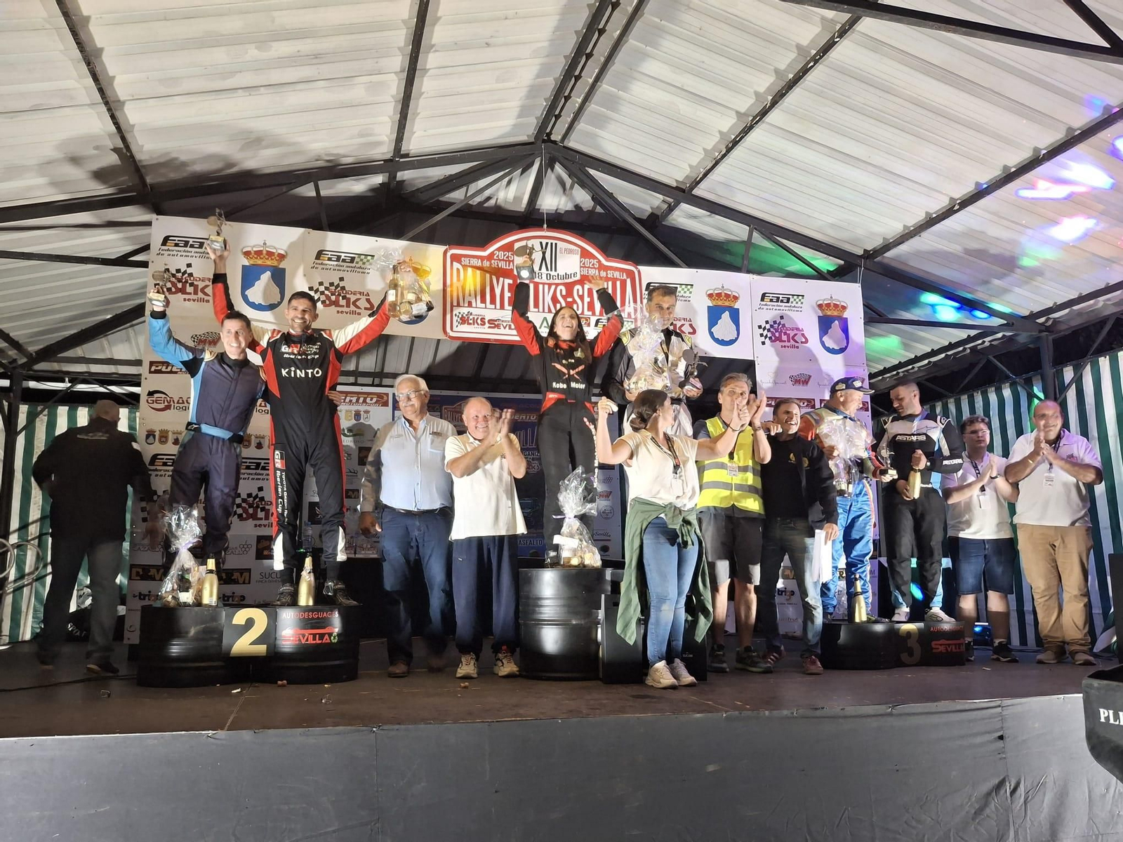 Podio del XII Rallye Sliks Sevilla celebrado durante este pasado fin de semana.