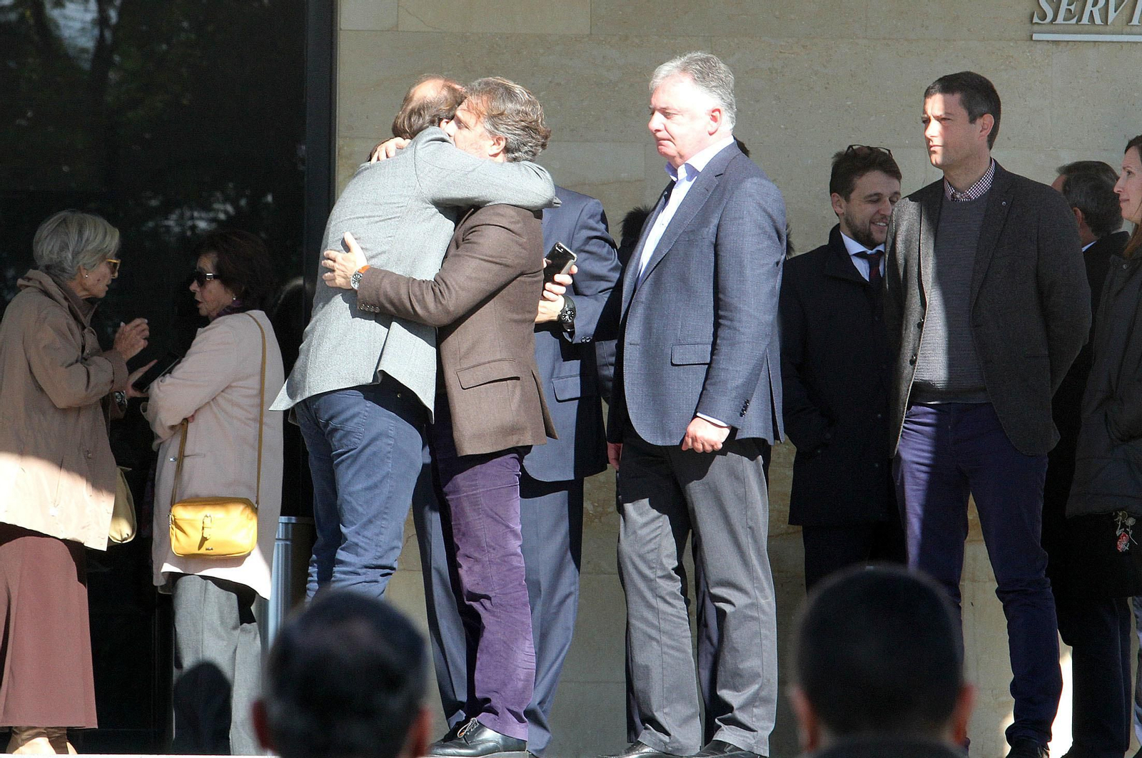 Condolencias a la familia García Palacios durante la mañana en el tanatorio, en imágenes