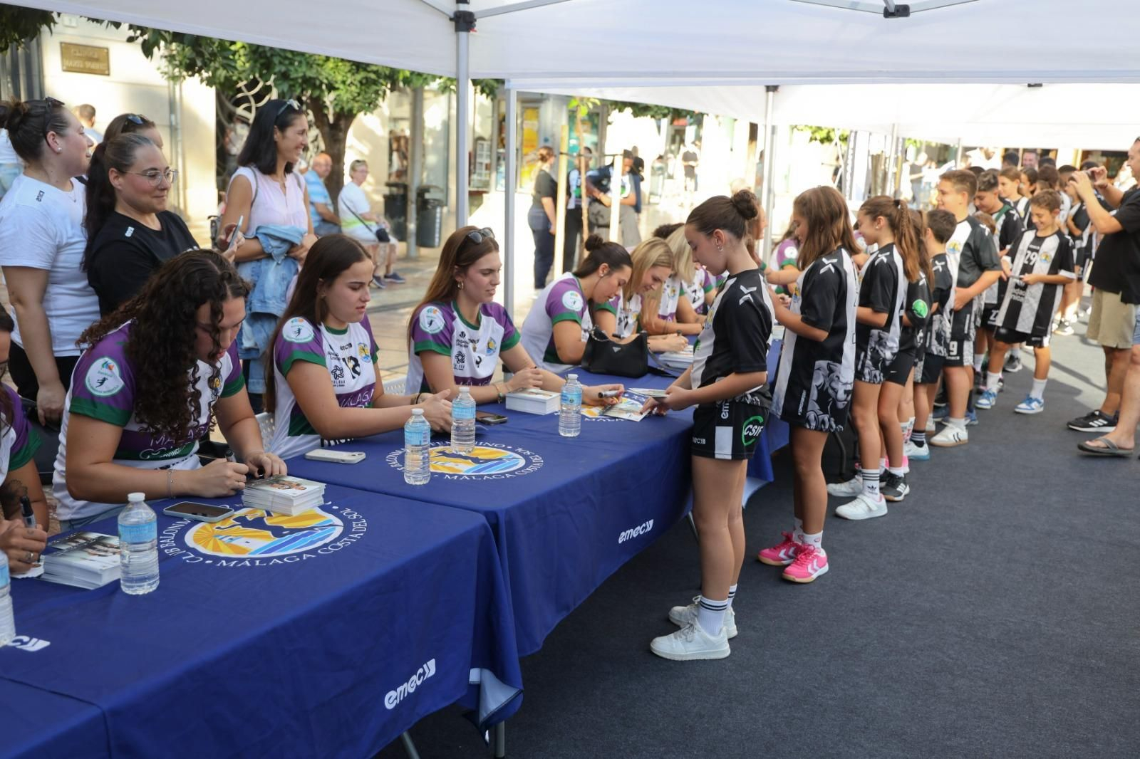 El Costa del Sol Málaga conquista la Plaza de la Constitución