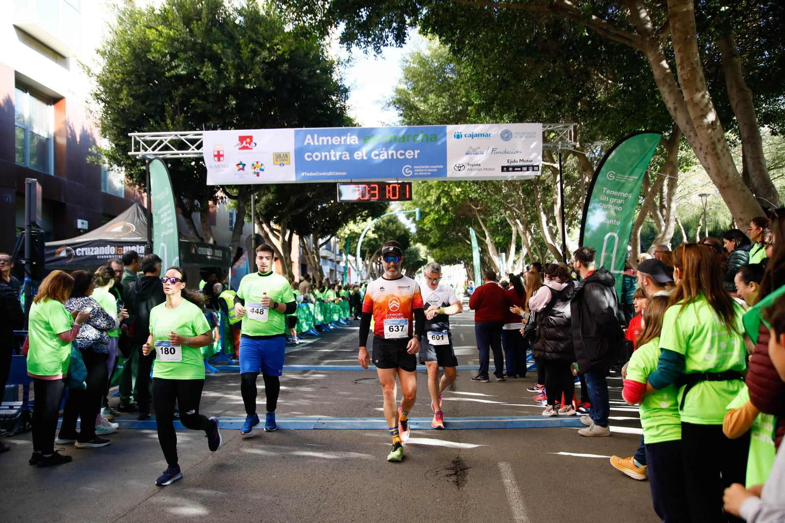 Imágenes de la Carrera contra el Cáncer de Almería