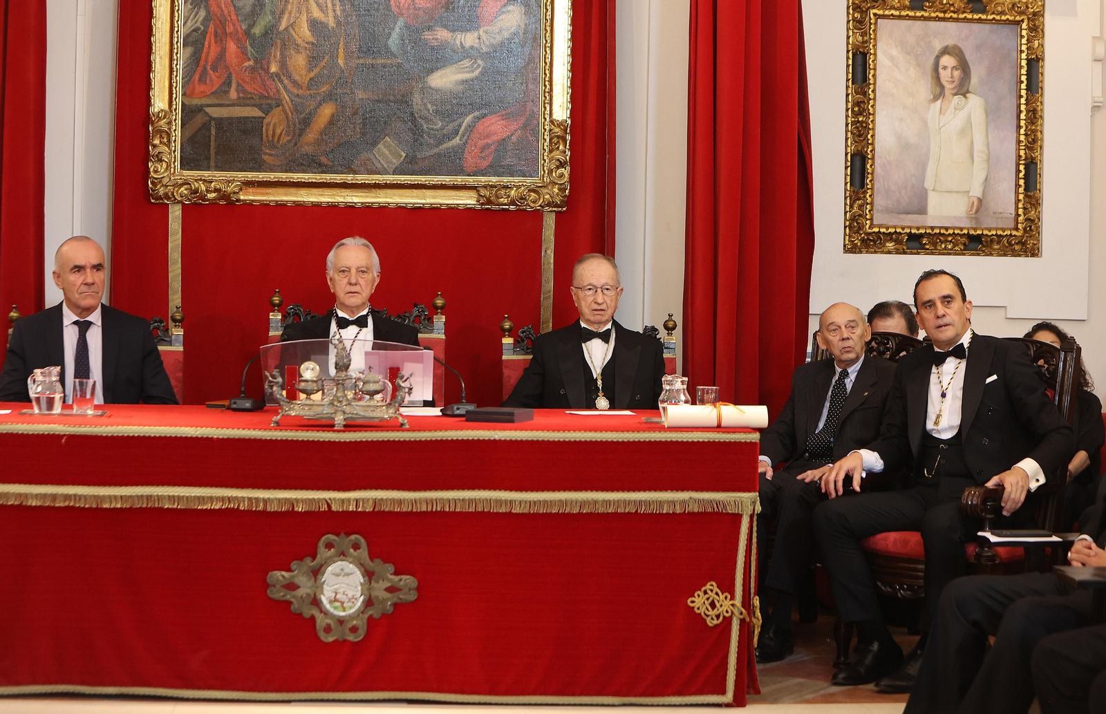 SALVADOR MORALES CONDE TOMA POSESION DE LA PLAZA DE ACADEMICO DE NUMERO DE LA REAL ACADEMIA DE MEDICINA Y CIRUJIA DE SEVILLA