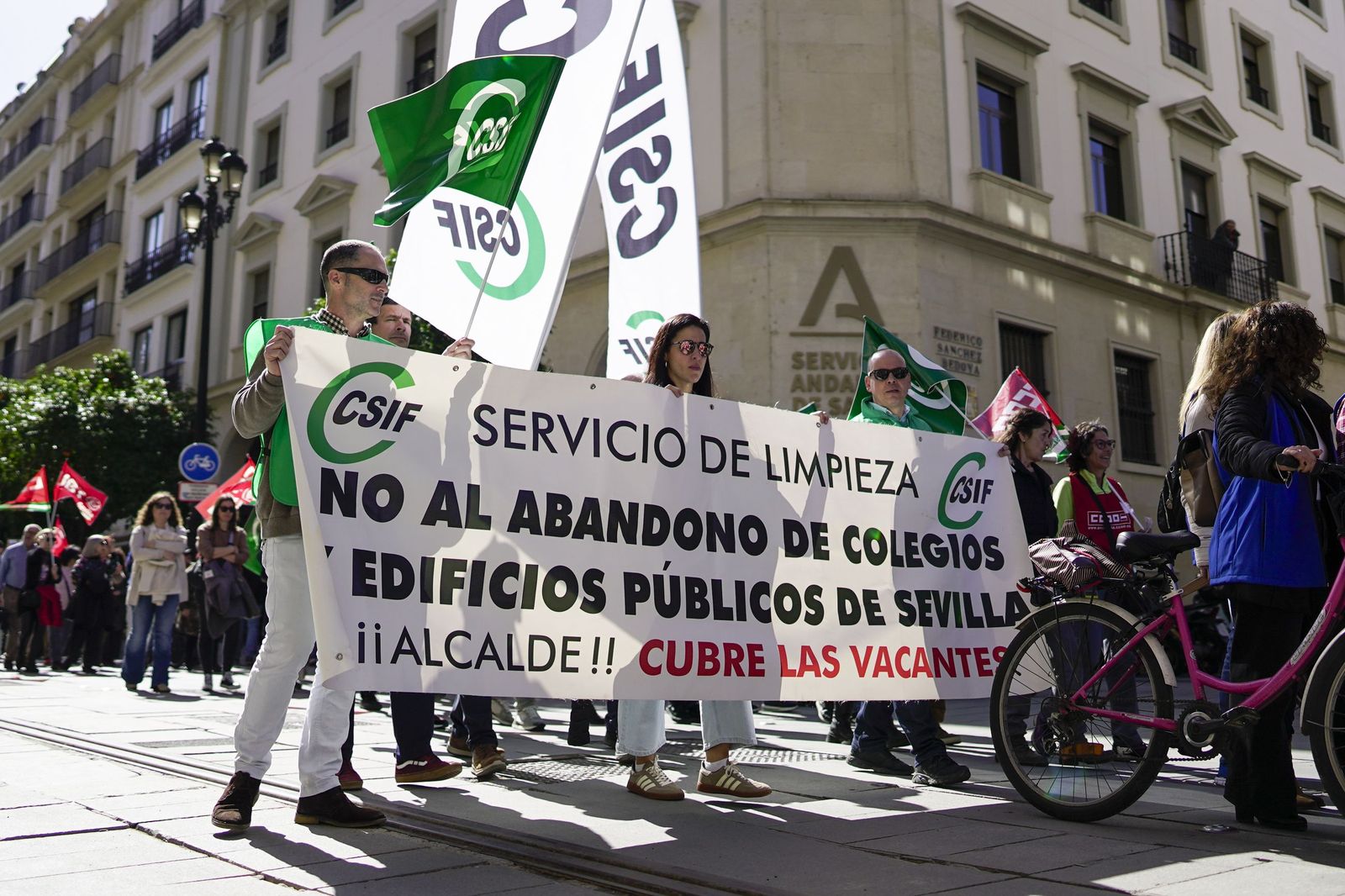 La manifestación de empleados municipales, en imágenes
