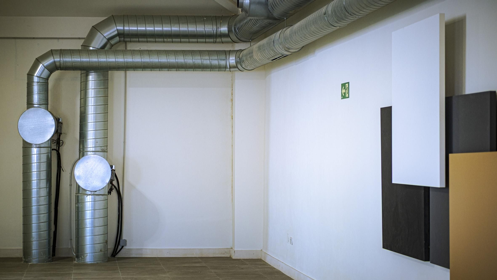 Las imágenes de cómo ha quedado el interior de los antiguos depósitos de tabaco en Cádiz