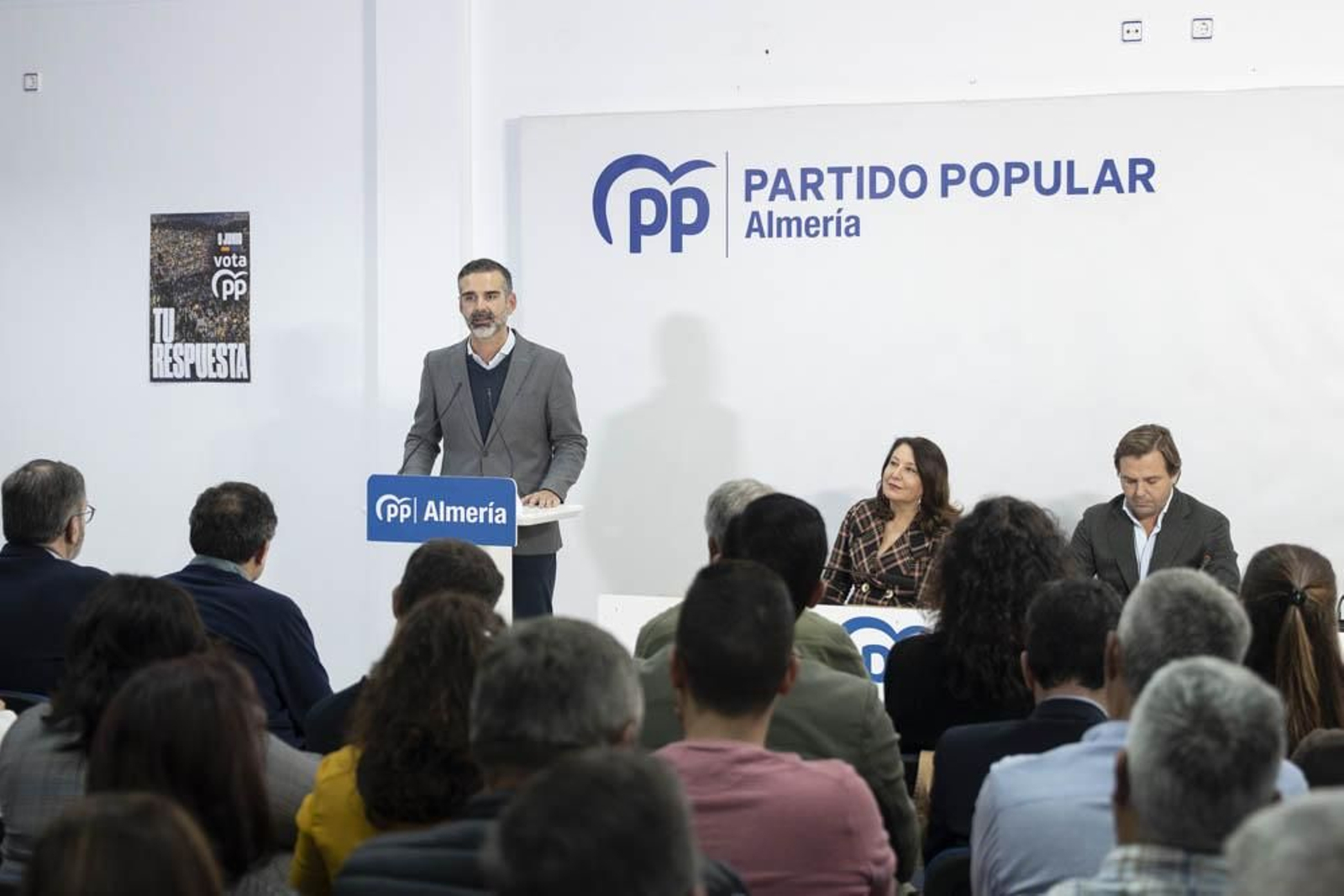 Las imágenes de la junta en la que el PP de Almería se renueva