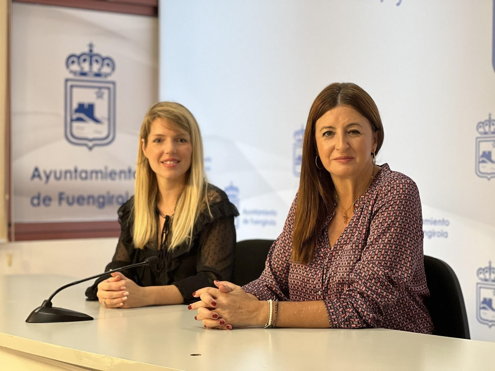 La  concejala de Bienestar Social y Familias, Rocío Rodríguez (I.), y la edil de Innovación,  Isabel González.