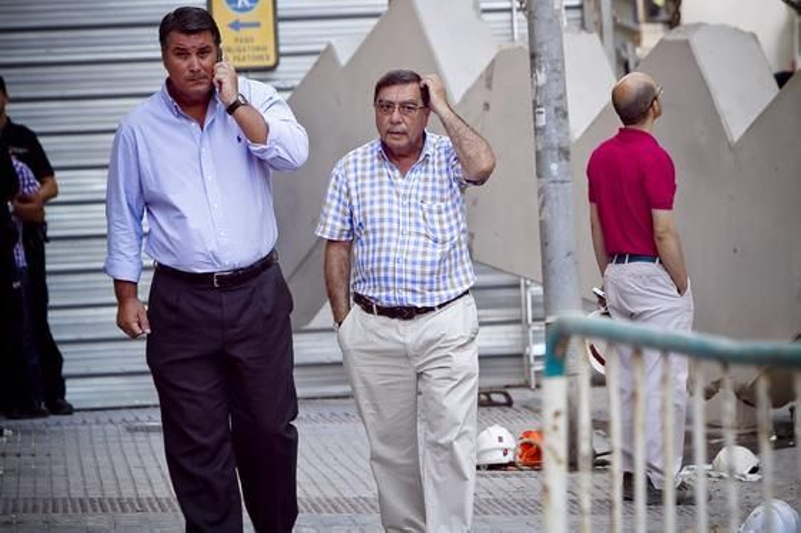 Imagen de los operarios en la zona del accidente

Foto: Lourdes de Vicente