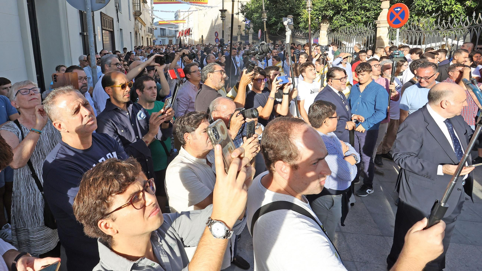 Imágenes de la procesión de María Santísima de la Trinidad por Jerez