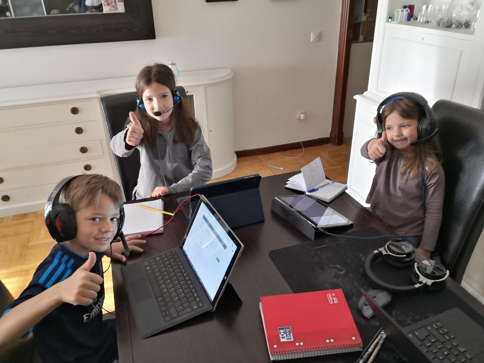 Attendis At Home es el sistema de trabajo y aprendizaje 'online' que Attendis pone a disposición de los alumnos y sus familias.
