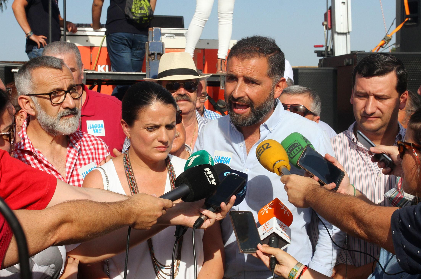 Imágenes de la manifestación para pedir agua y tierra para los regadíos del Condado.