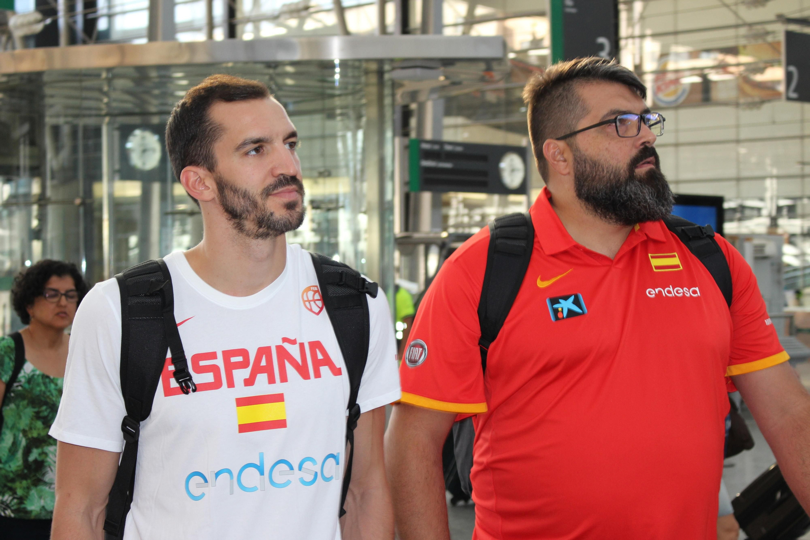 Las imágenes de la llegada de la selección española de baloncesto a Málaga