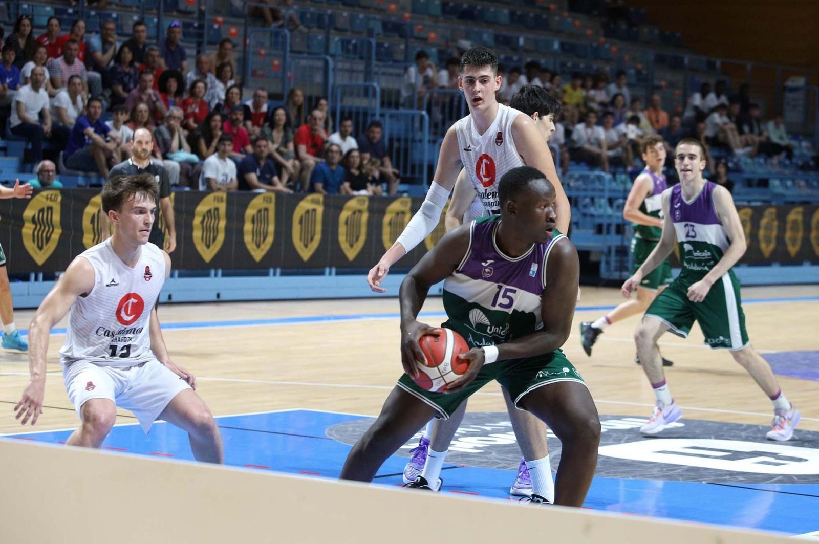 Imágenes del Campeonato de España Junior de baloncesto en Huelva