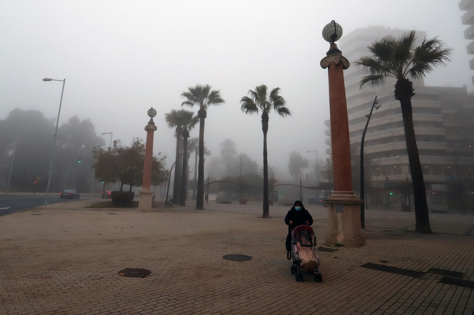 Imágenes de la mañana de niebla en Huelva