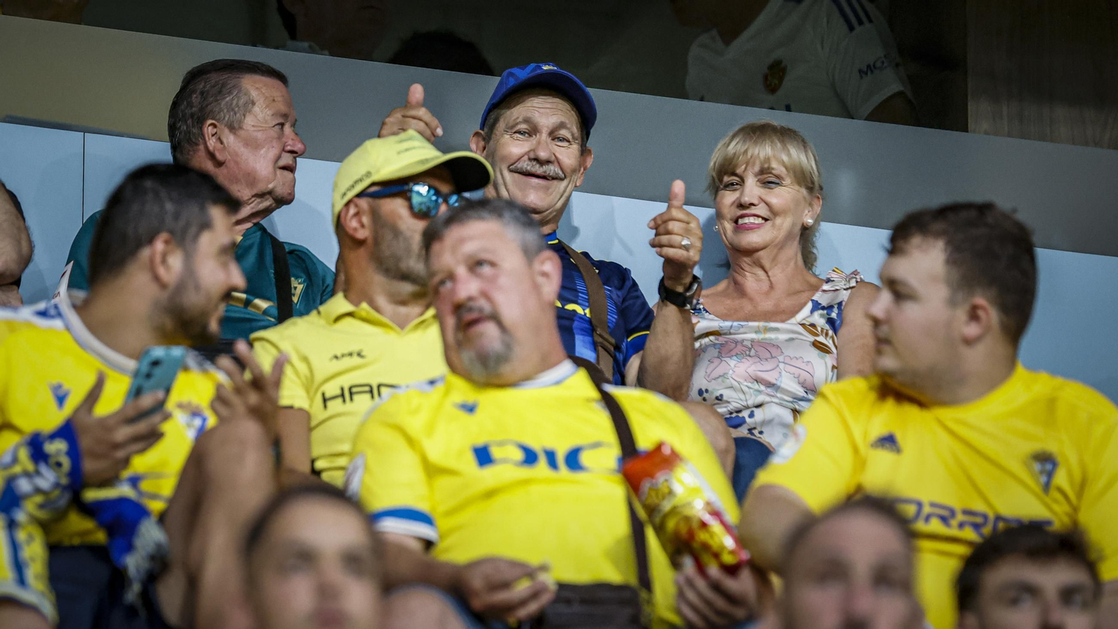 Búscate entre las fotos del partido de fútbol entre Cádiz CF y Real Zaragoza