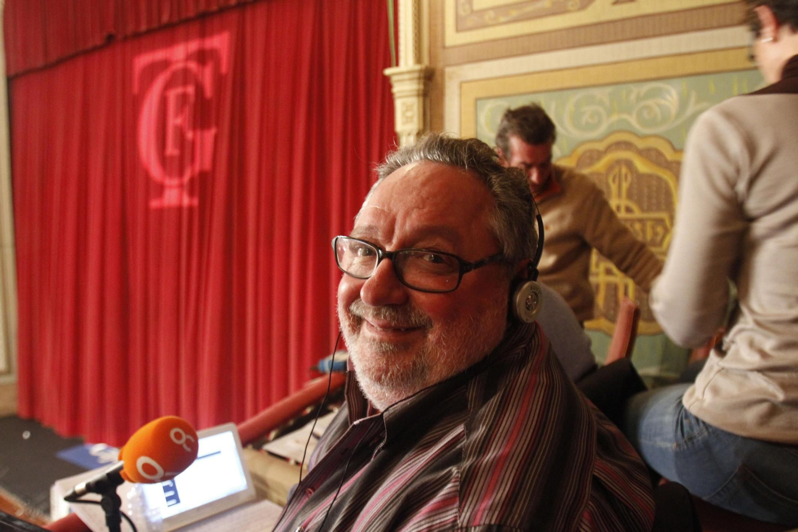 Paco Rosado, durante una sesión del COAC en el Gran Teatro Falla.