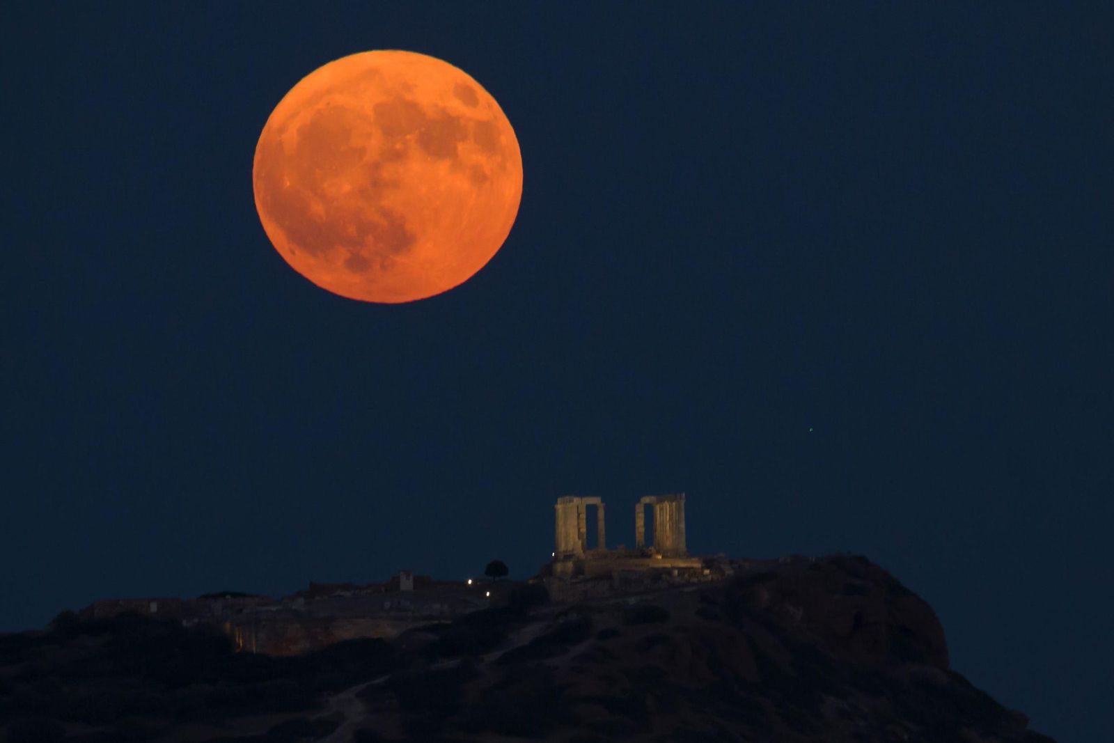 La Superluna azul captada en diferentes partes del planeta: un disfrute visual de la Luna del Esturión