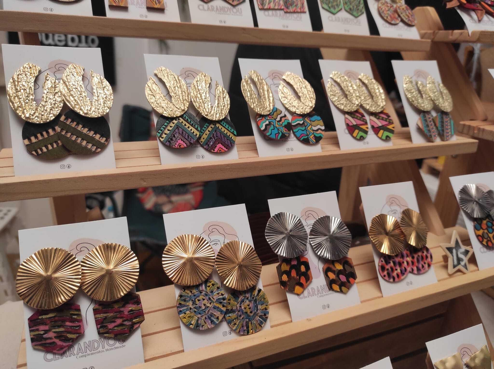 Ponte guapa con estos pendientes hechos a mano de Clara and You.