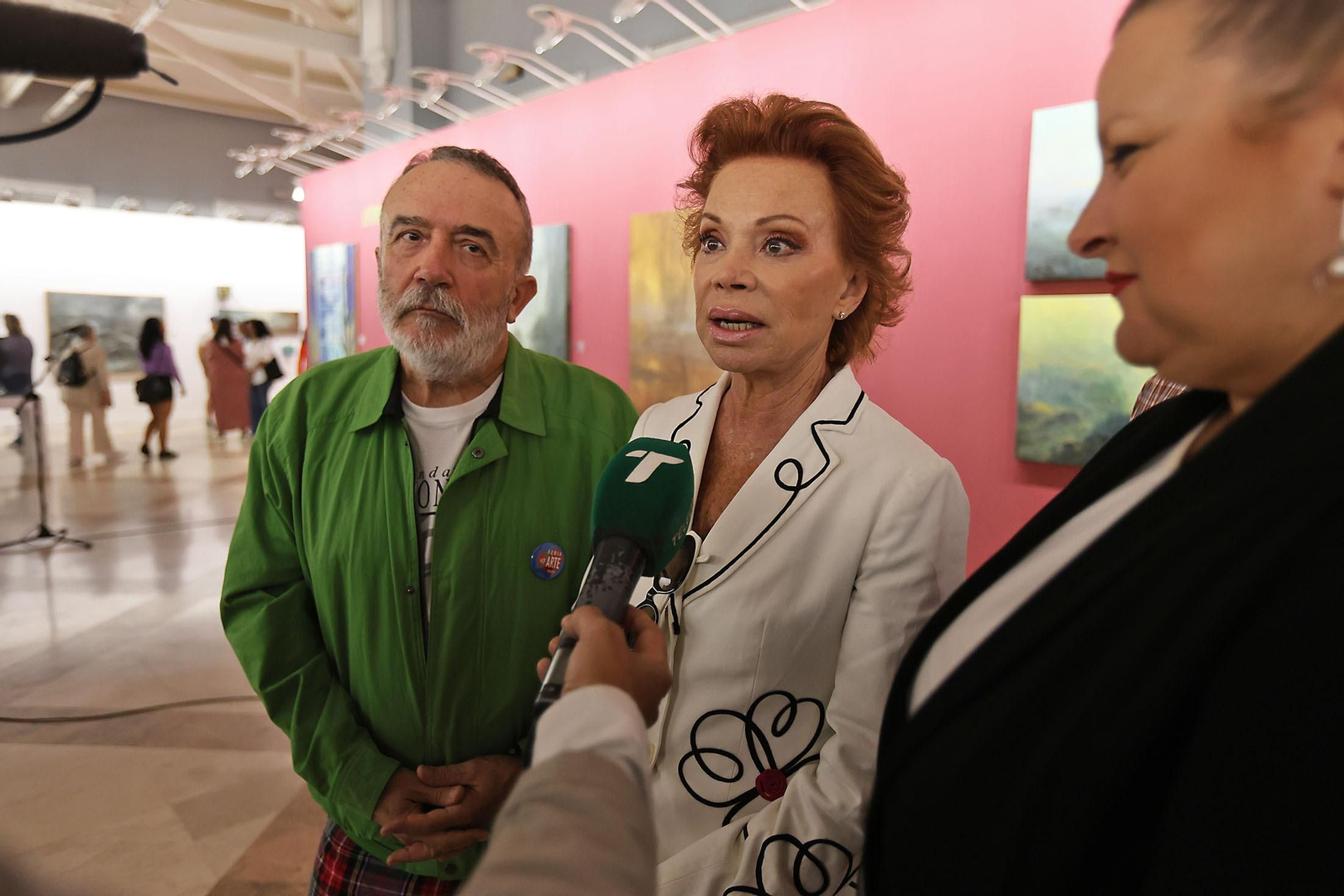 Imágenes de la inauguración de la muestra 'Camino de Perfección' del pintor Antonio Belmonte