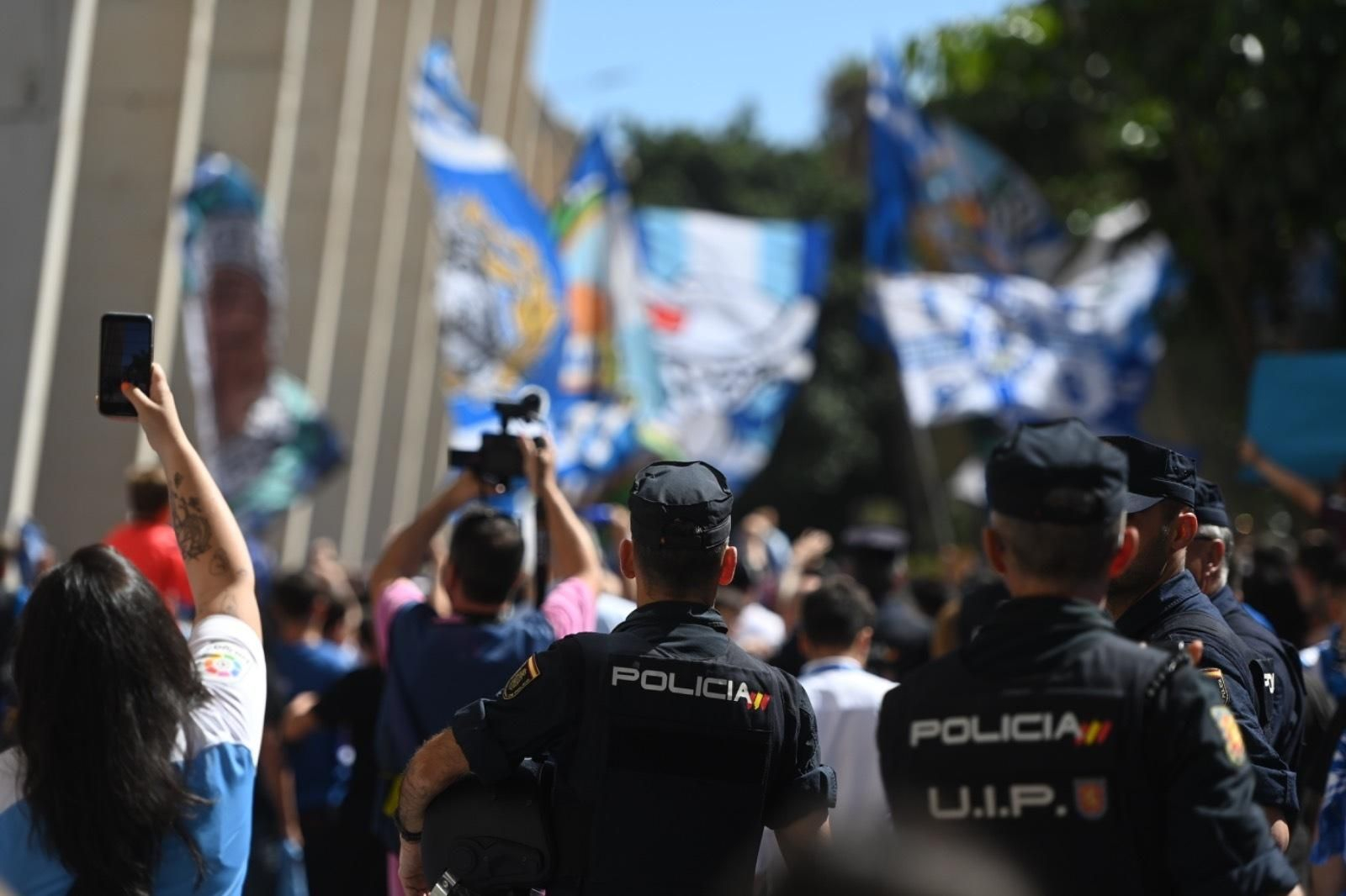 Las fotos del recibimiento de la afición antes del Málaga CF - Cartagena