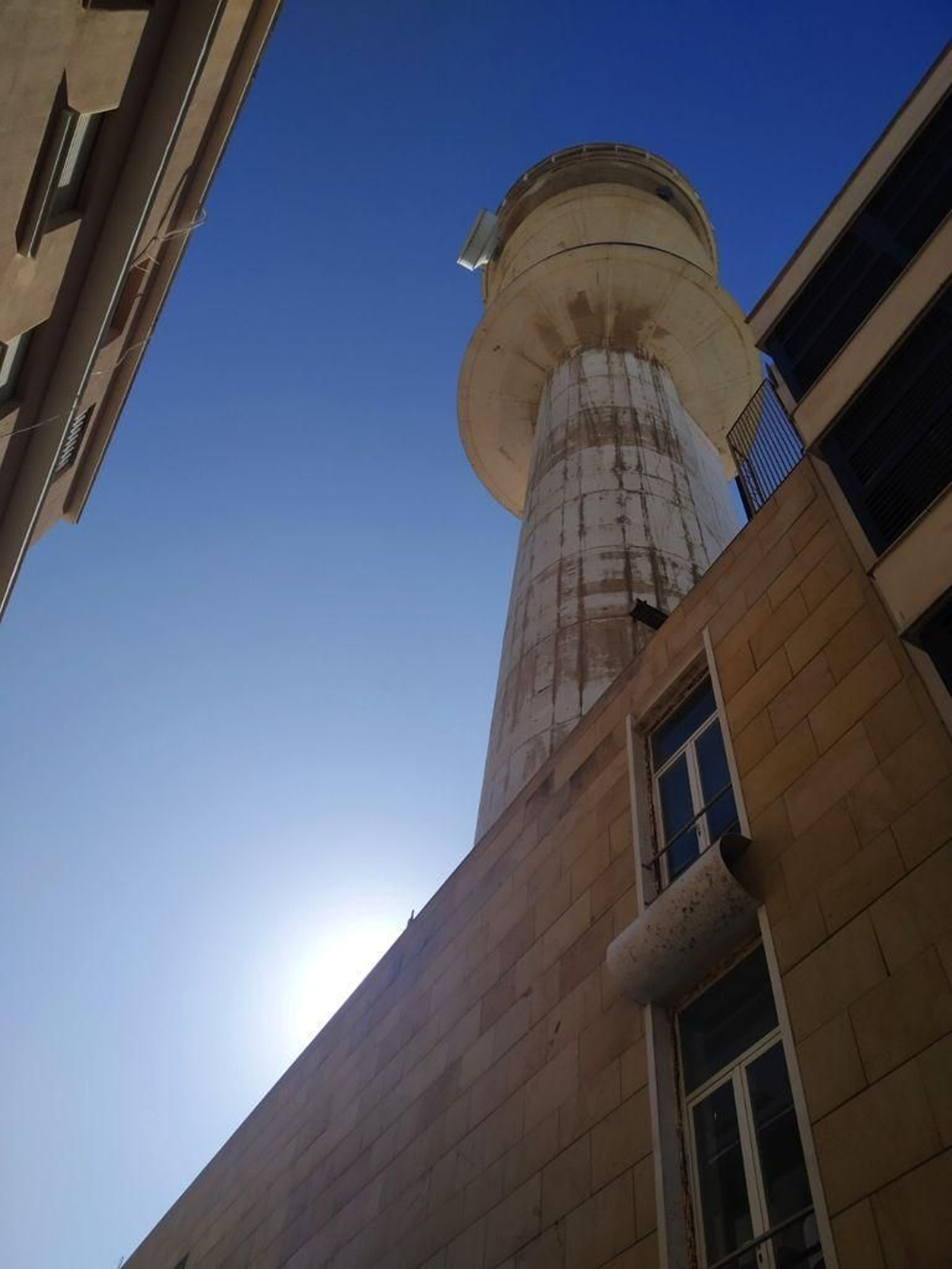 Desperfectos en la Comisaría de la Policía Nacional de Cádiz