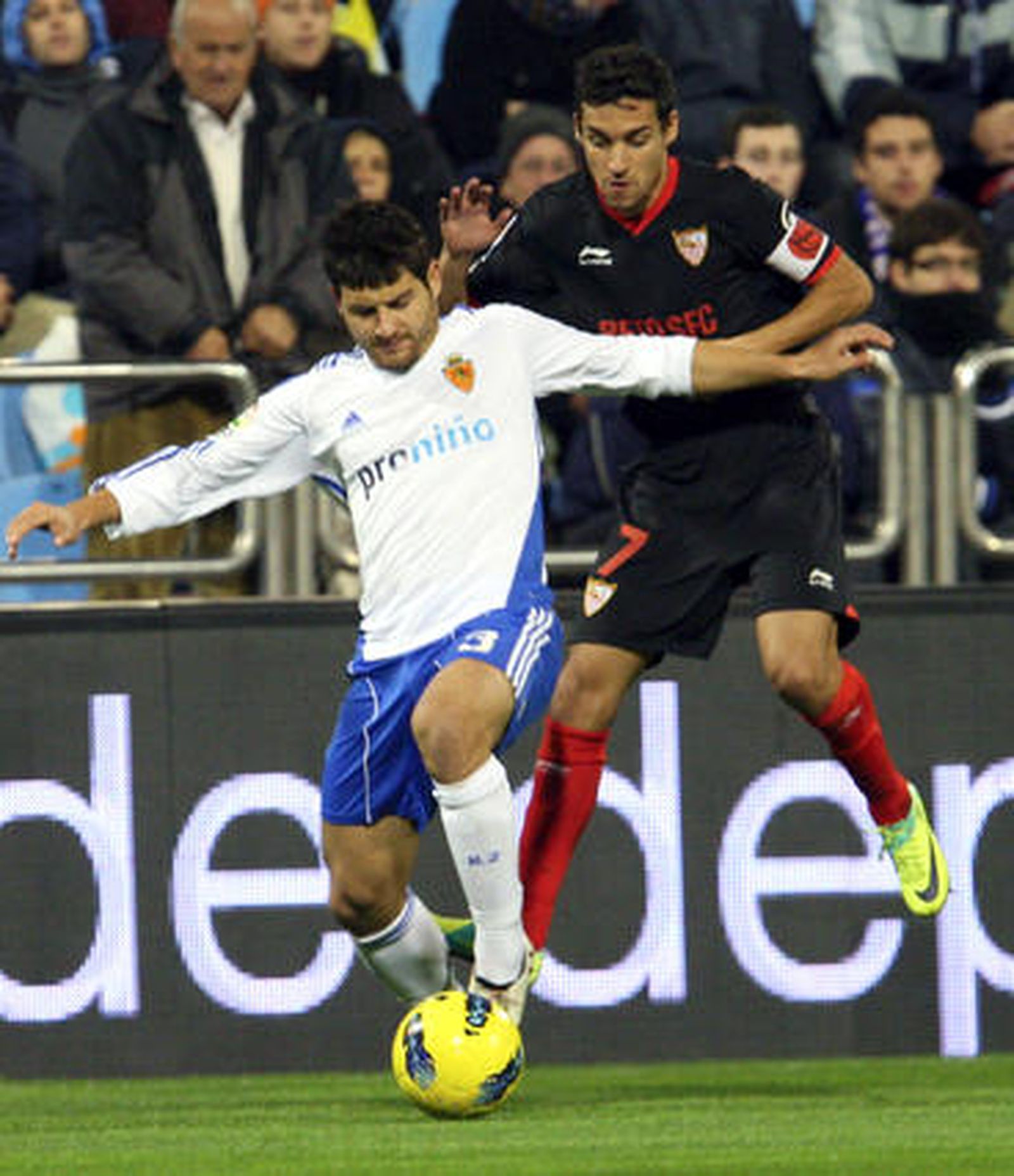 El Sevilla rompe su mala racha al vencer al Zaragoza fuera de casa (0-1). / EFE