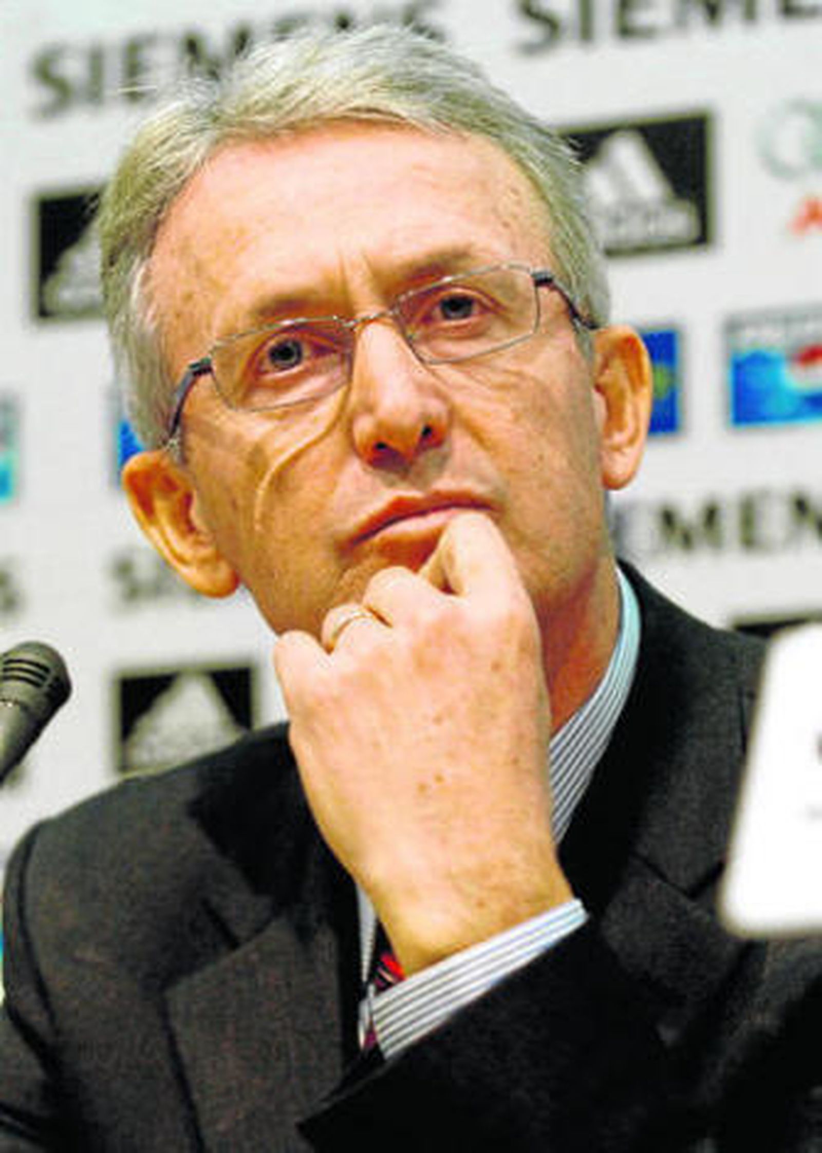 Benito Floro, en la sala de prensa del Santiago Bernabéu.