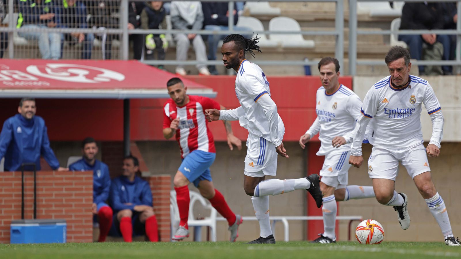 La mejores fotos del Algeciras - Real Madrid veteranos