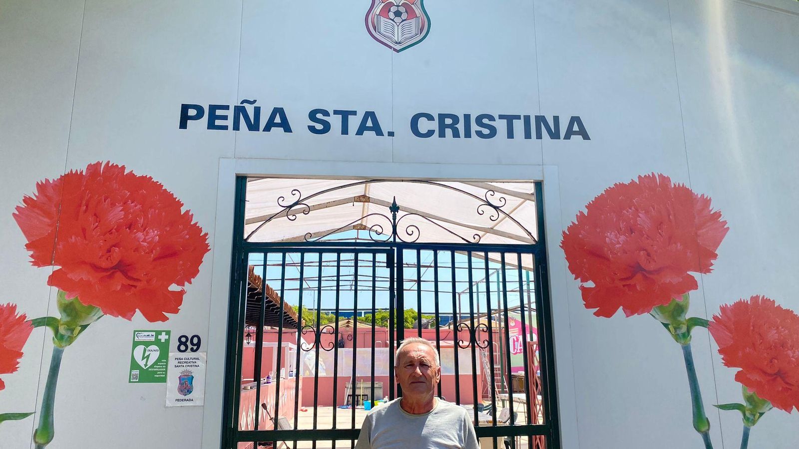 Diego en la puerta de la Peña Santa Cristina