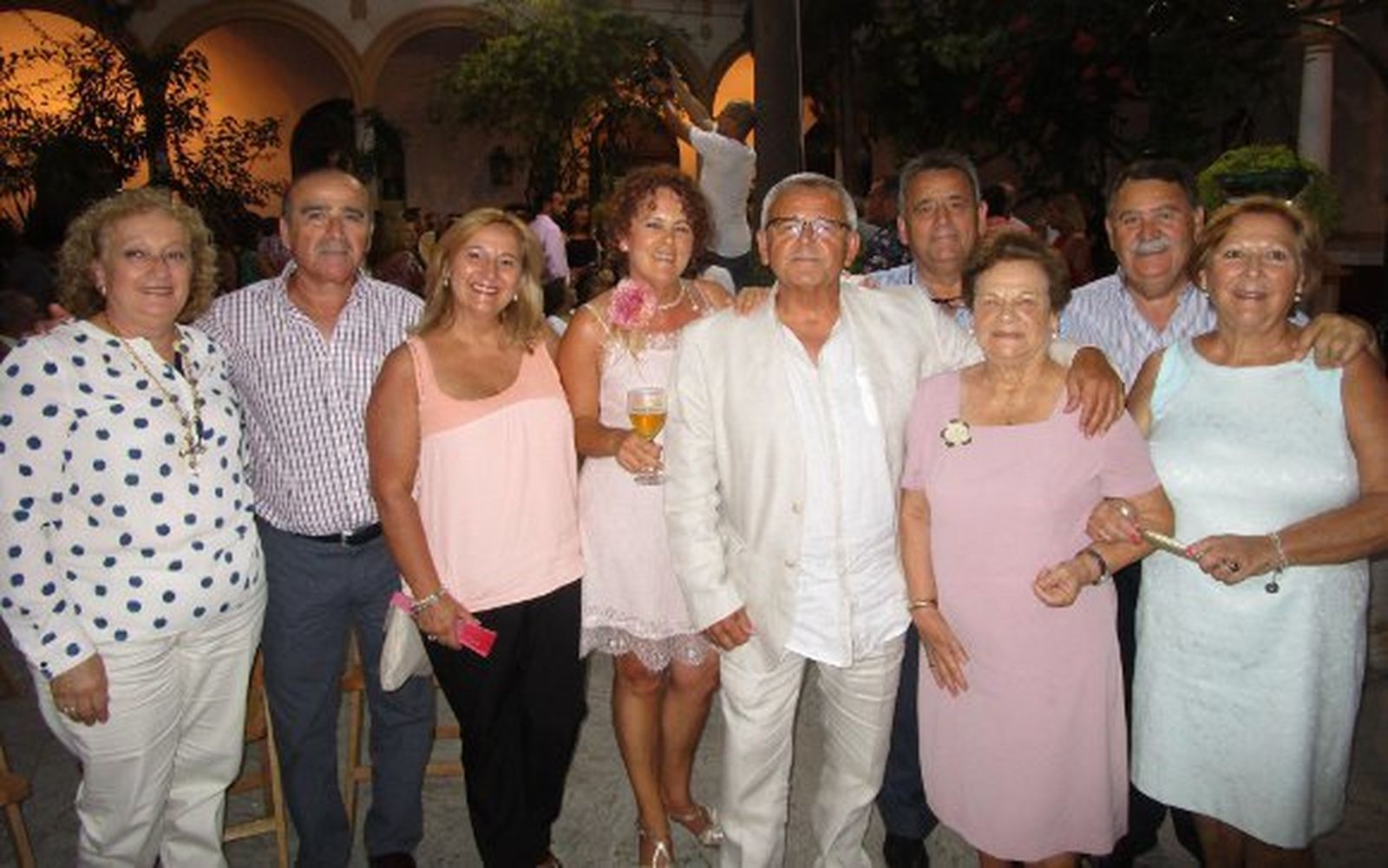 Pastora Nieto, Paco Vázquez, Francisca Muñoz, Carmen Cerezo, Manuel Muñoz Fossati, José Antonio Muñoz, María Fossati, Antonio Barroso y María Muñoz.

Foto: Ignacio Casas de Ciria