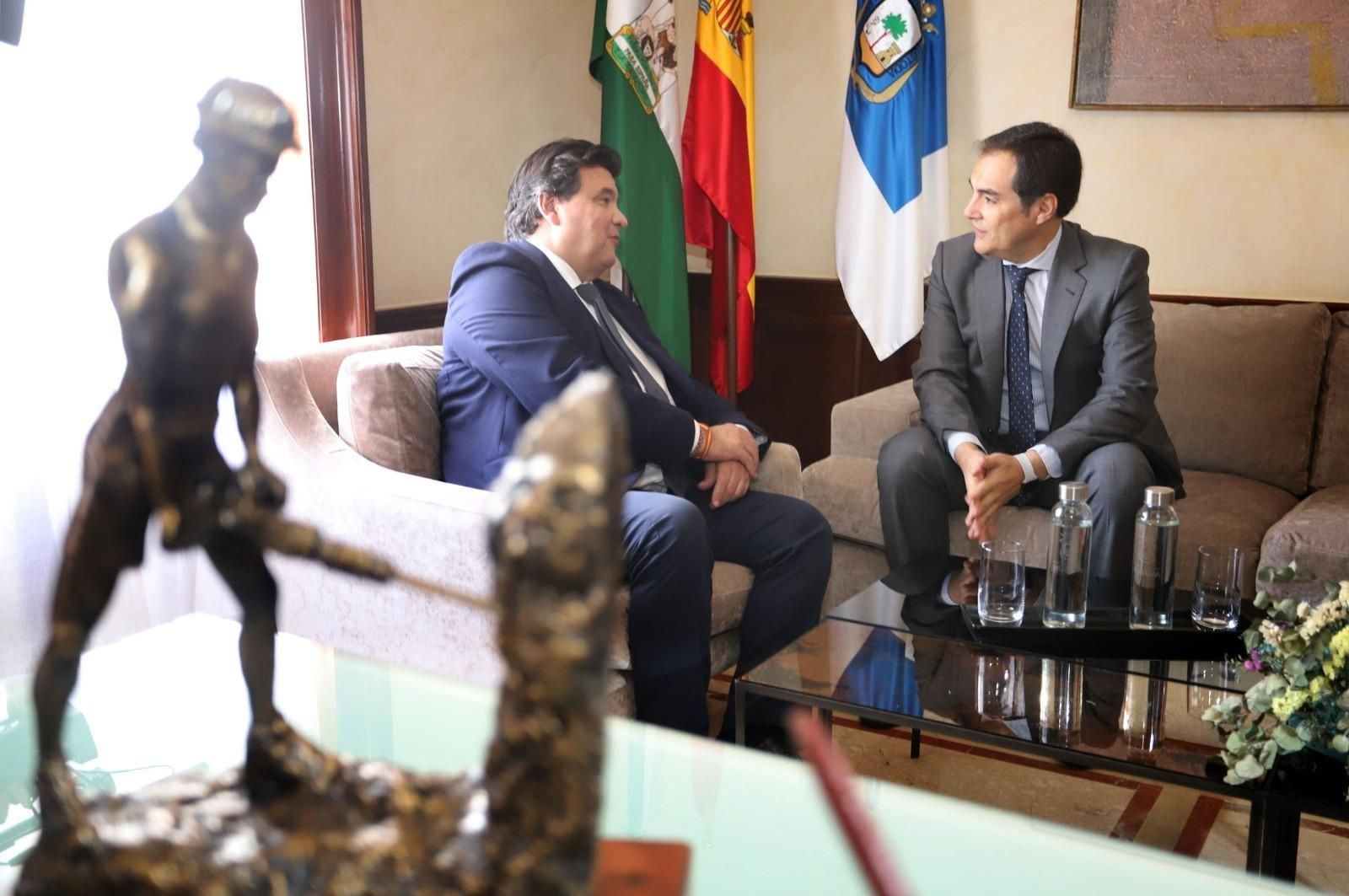 La Junta y el Ayuntamiento se dan la mano para impulsar la Ciudad de la Justicia de Huelva La Junta y el Ayuntamiento se dan la mano para impulsar la Ciudad de la Justicia de Huelva
