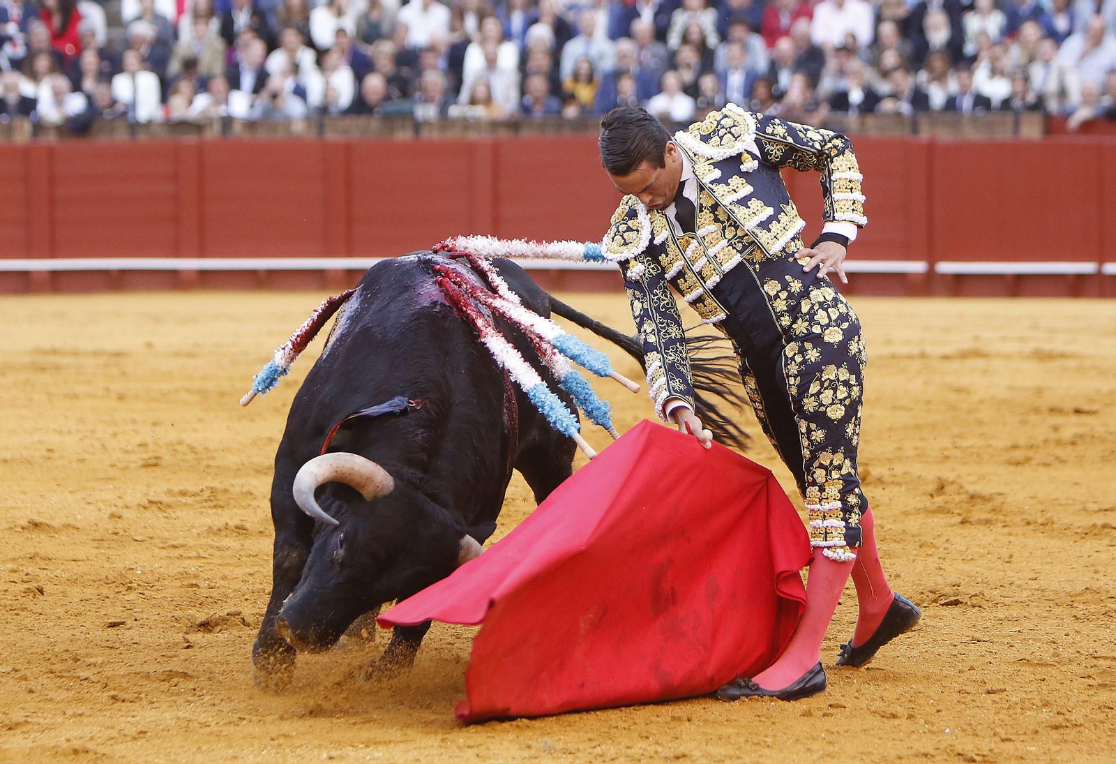 Las imágenes de la corrida de toros del Domingo de Resurrección en Sevilla