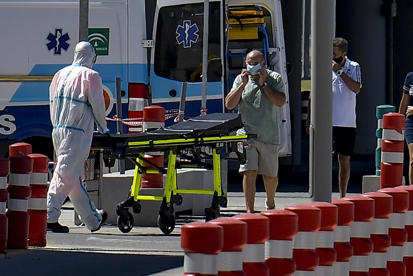 Última hora del coronavirus: Granada se acerca al centenar de hospitalizados con un nuevo muerto