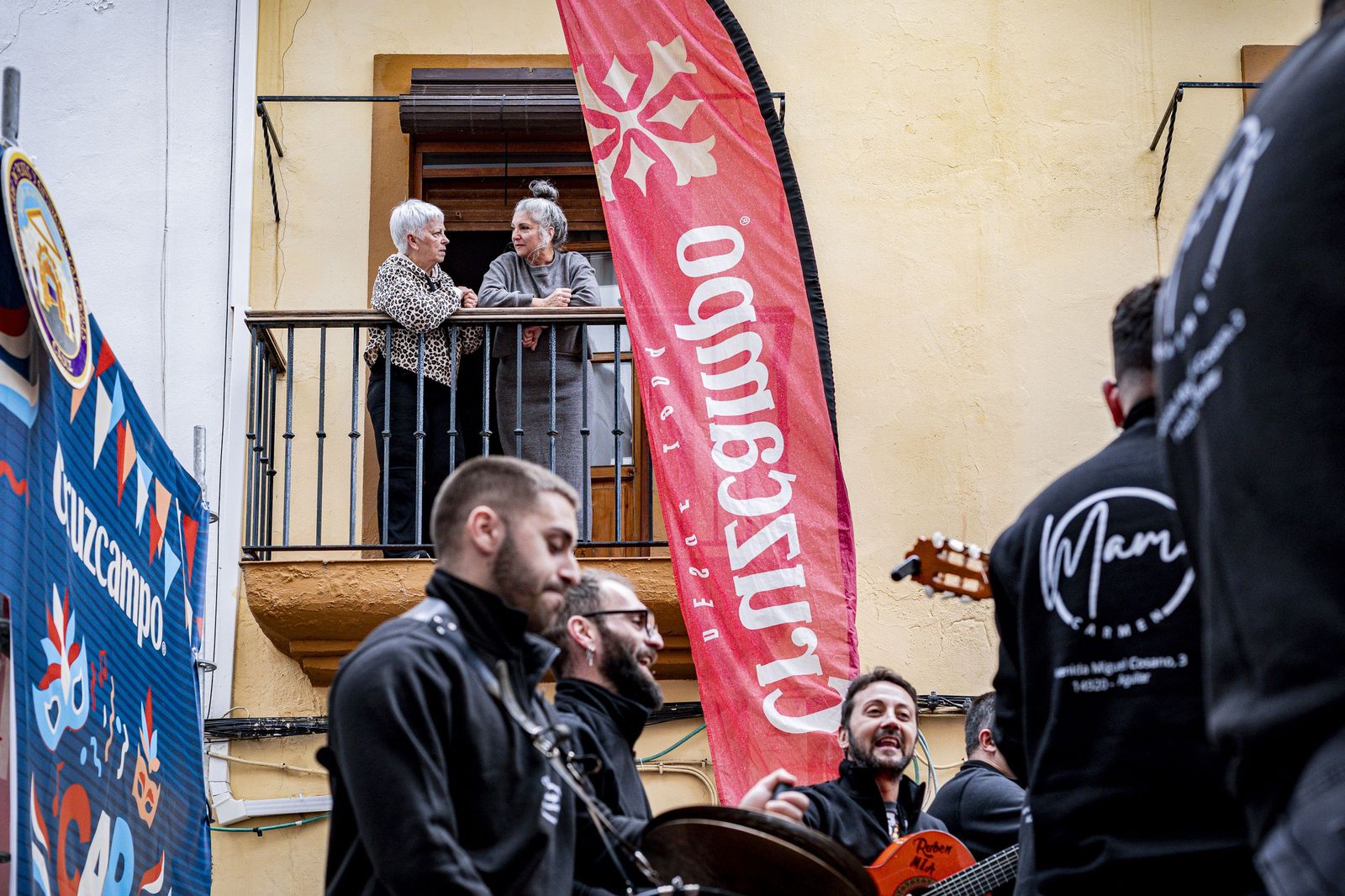 Las imágenes de la erizada popular del Carnaval de Cádiz 2026