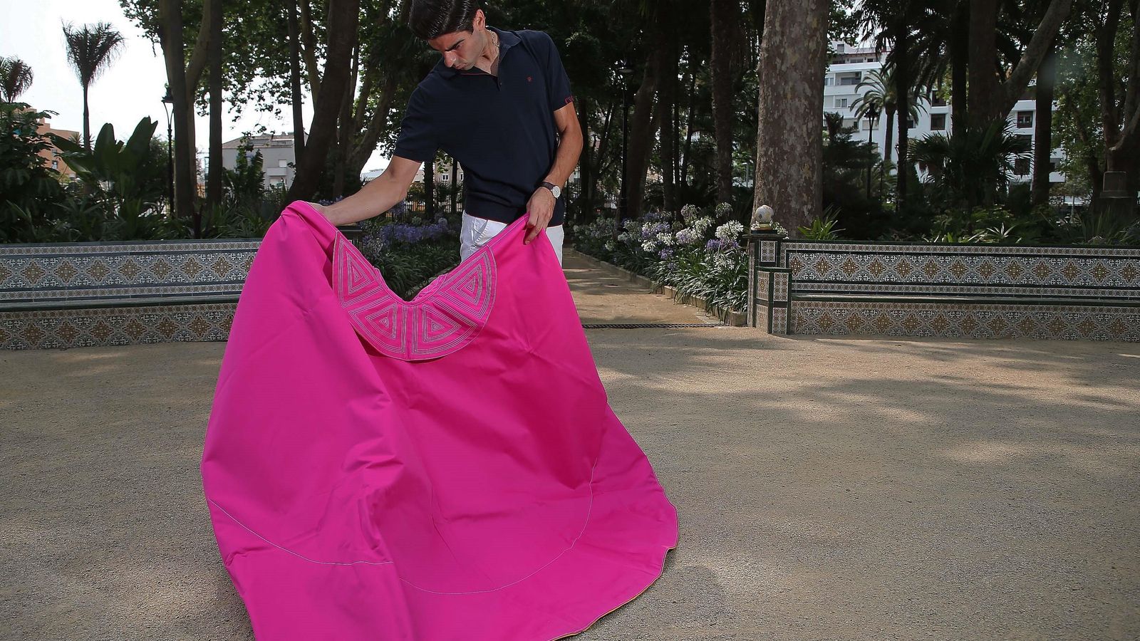 Miguel Ángel Pacheco torea en el parque María Cristina.