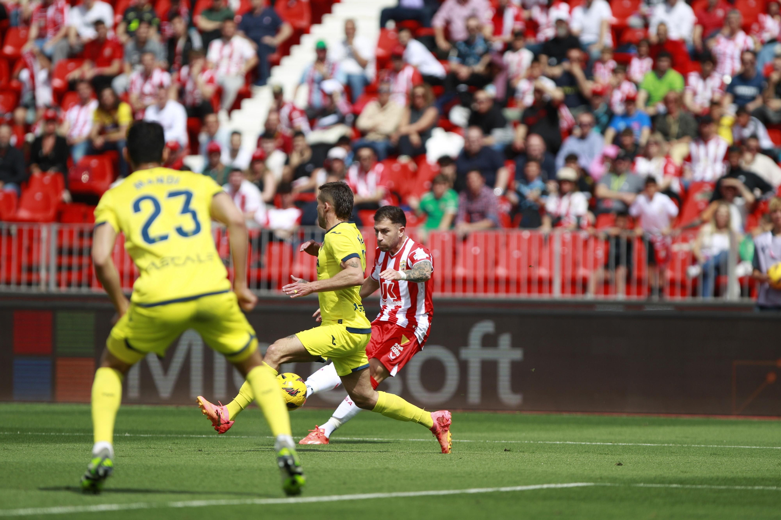 Las mejores imágenes del partido de fútbol U.D. Almería-Villarreal C.F.