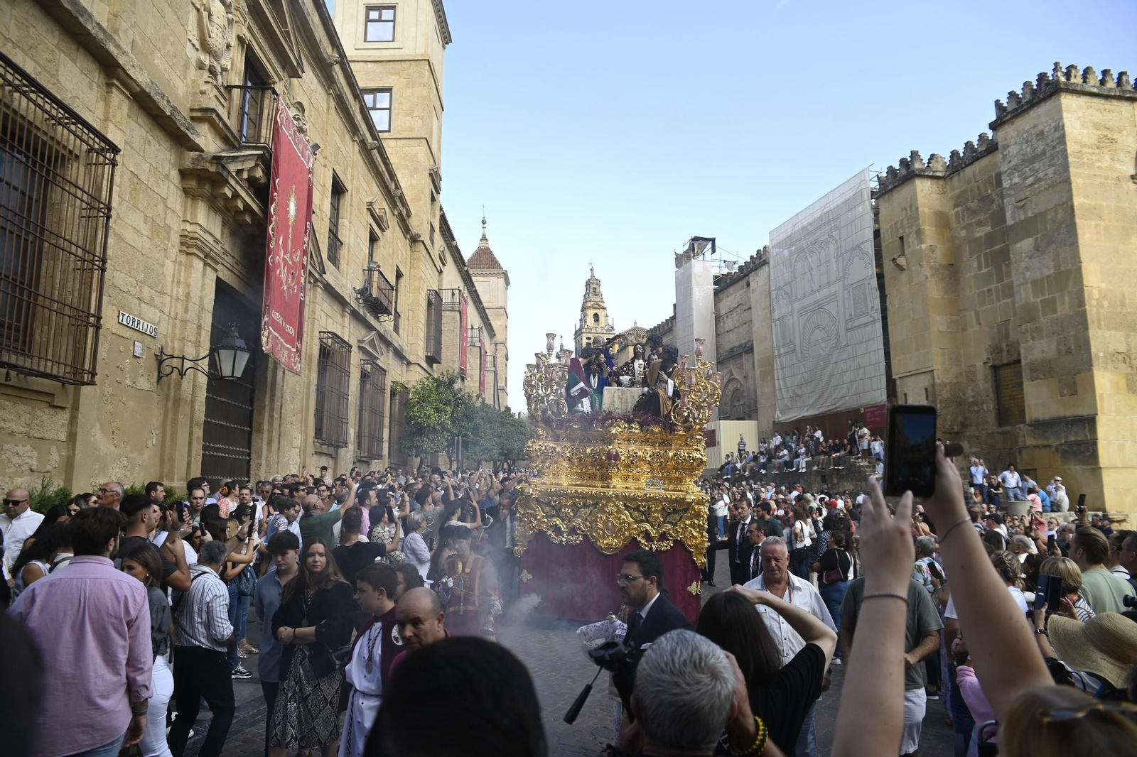 Traslado de la Sagrada Cena a su templo tras el Magno Vía Crucis