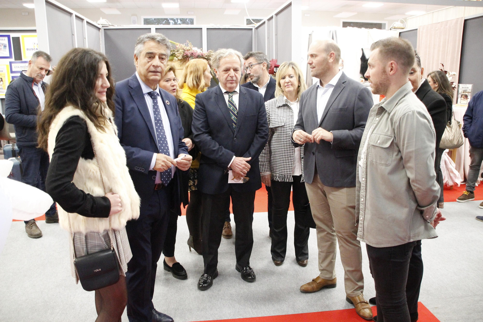 La inauguración de la II Feria de Bodas de Hinojosa del Duque, en imágenes