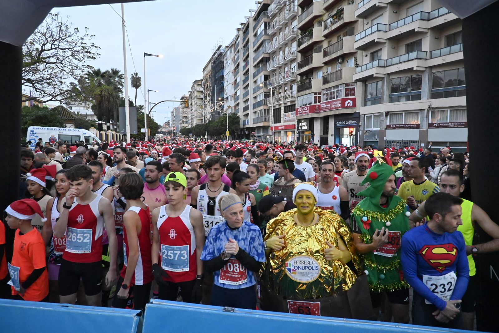 Búscate en las mejores fotografías de la San Silvestre de Huelva 2025
