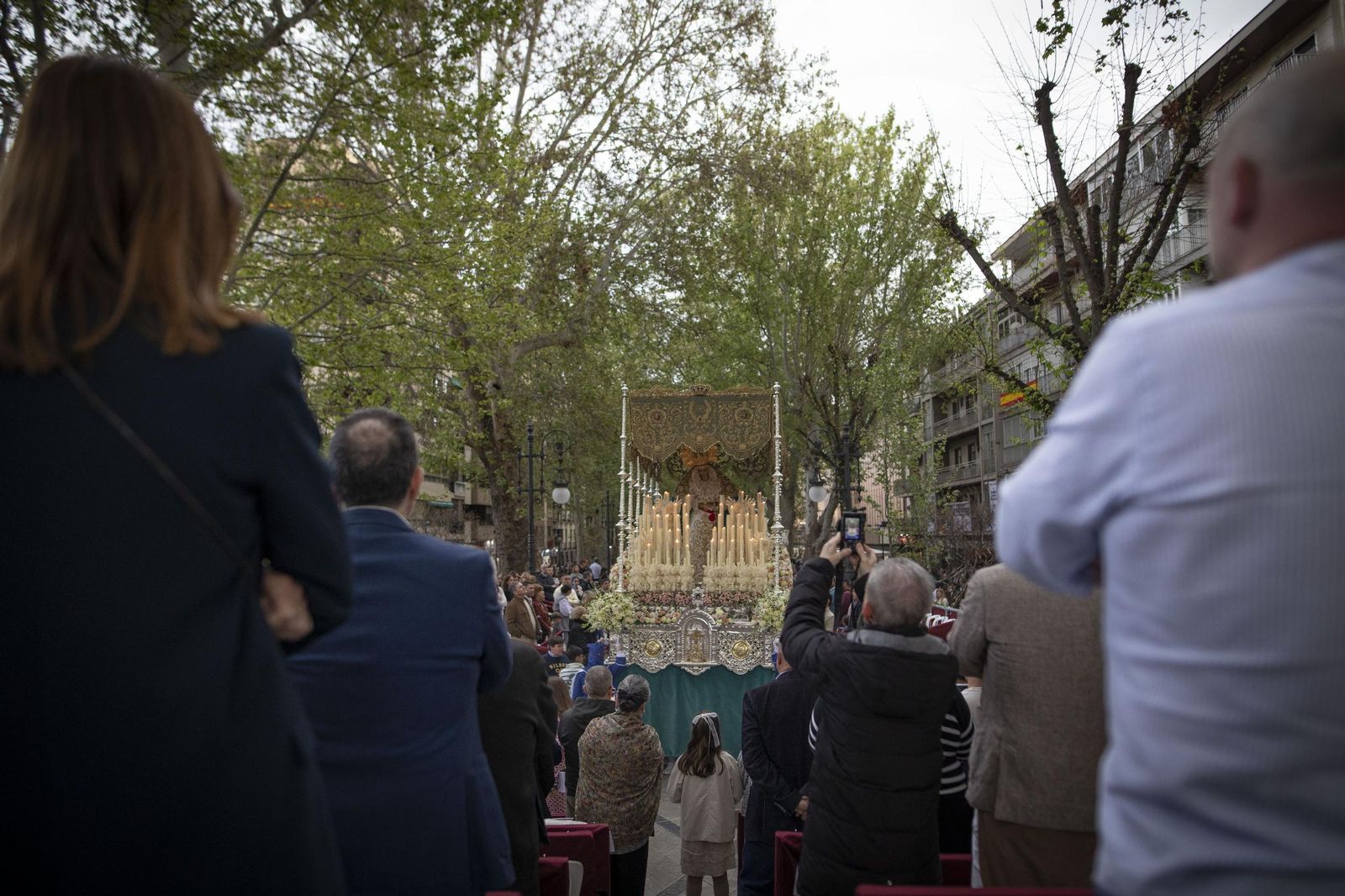 Granada estrenó la nueva carrera oficial frente a la Basílica de las Angustias