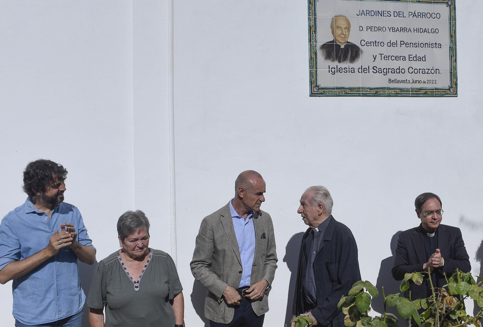 Las imágenes de la inauguración de los jardines del párroco D. Pedro Ybarra