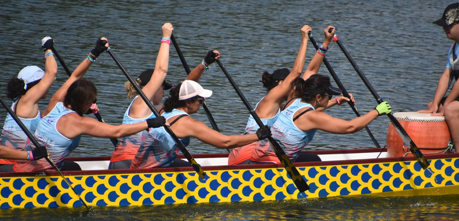 Las dragonas sevillanas en acción.