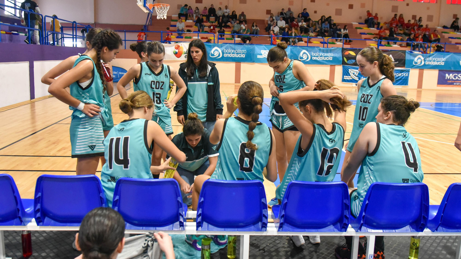Las fotos de la segunda jornada del Andaluz infantil femenino de baloncesto en La Línea