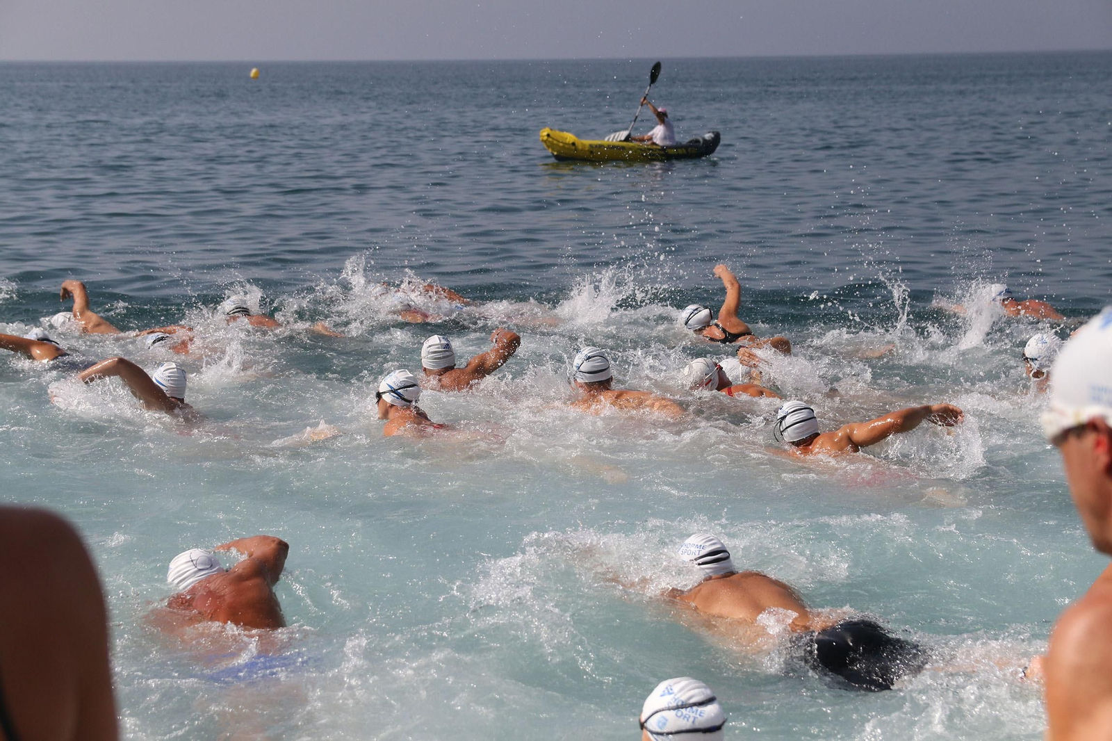 Las imágenes de la Travesía a Nado 'Ciudad de Almería - Carlos Tejada'